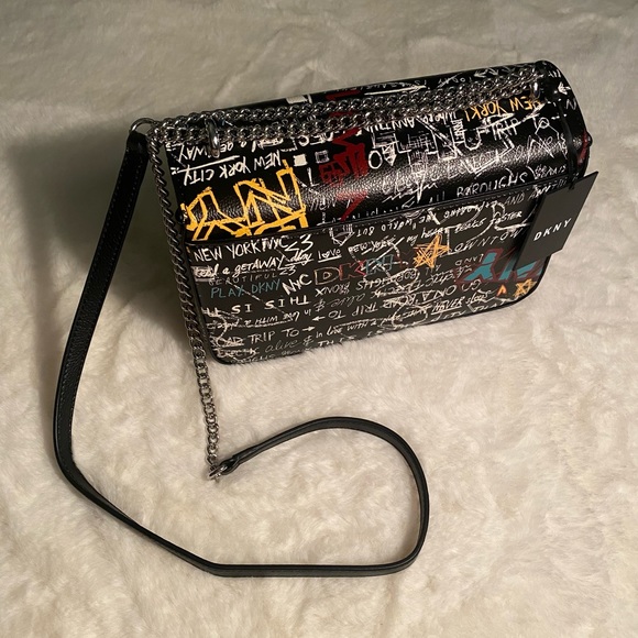 DKNY 💯 Authentic - Picture 2 of 9